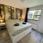 Veluwe Vakanties With Private Barrel Sauna - With Pool Bar And Restaurant Facilities In The Veluwe National Park アパート *