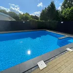 Veluwe Vakanties With Private Barrel Sauna - With Pool Bar And Restaurant Facilities In The Veluwe National Park アパート