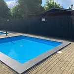 Veluwe Vakanties With Private Barrel Sauna - With Pool Bar And Restaurant Facilities In The Veluwe National Park