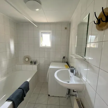 Veluwe Vakanties With Private Barrel Sauna - With Pool Bar And Restaurant Facilities In The Veluwe National Park