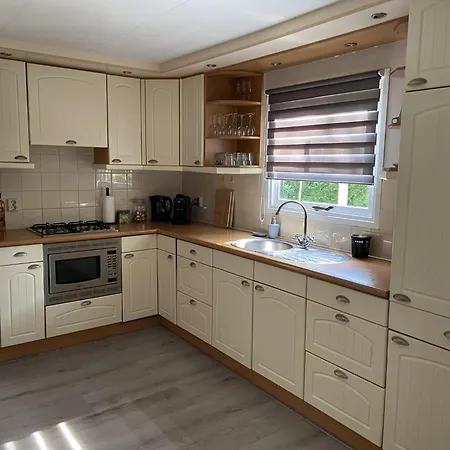 Veluwe Vakanties With Private Barrel Sauna - With Pool Bar And Restaurant Facilities In The Veluwe National Park Apartament
