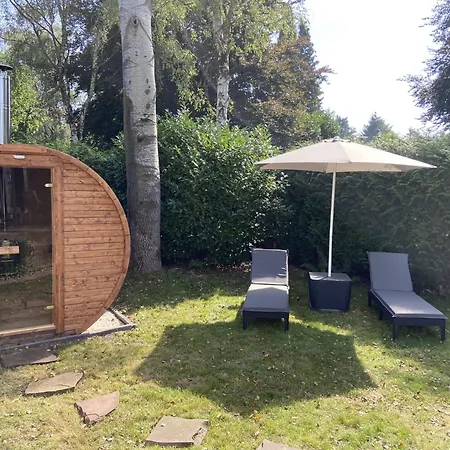 Veluwe Vakanties With Private Barrel Sauna - With Pool Bar And Restaurant Facilities In The Veluwe National Park *