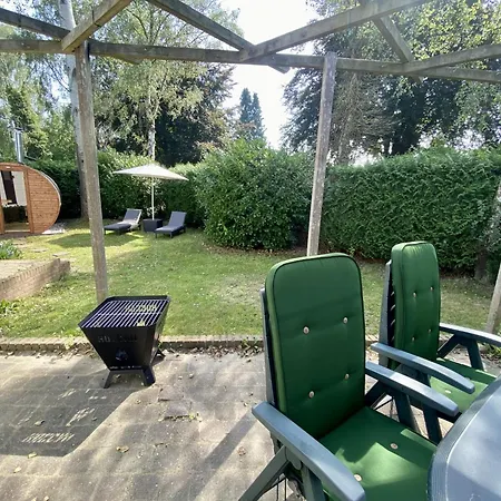 Veluwe Vakanties With Private Barrel Sauna - With Pool Bar And Restaurant Facilities In The Veluwe National Park * Putten