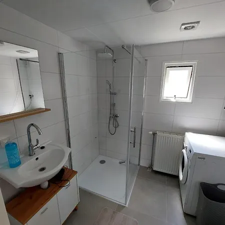 Veluwe Vakanties With Private Barrel Sauna - With Pool Bar And Restaurant Facilities In The Veluwe National Park Putten
