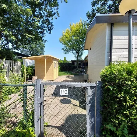 公寓 Veluwe Vakanties With Private Barrel Sauna - With Pool Bar And Restaurant Facilities In The Veluwe National Park