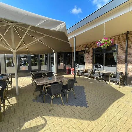 Veluwe Vakanties With Private Barrel Sauna - With Pool Bar And Restaurant Facilities In The Veluwe National Park Apartamento