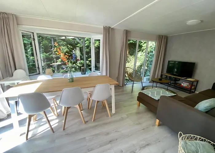 Veluwe Vakanties With Private Barrel Sauna - With Pool Bar And Restaurant Facilities In The Veluwe National Park * 皮滕