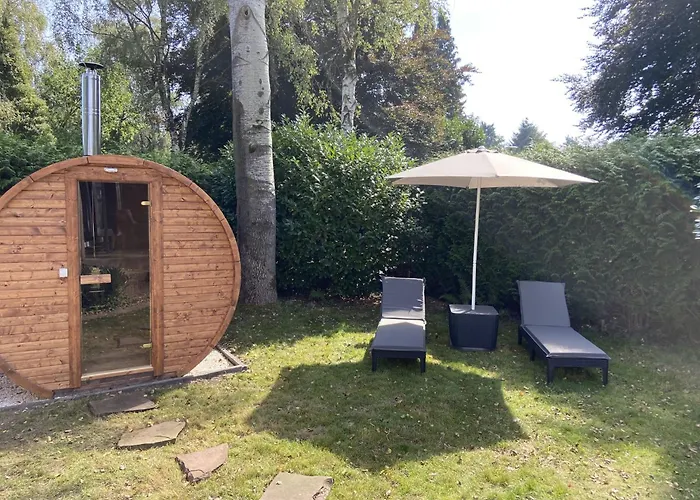 Veluwe Vakanties With Private Barrel Sauna - With Pool Bar And Restaurant Facilities In The Veluwe National Park *