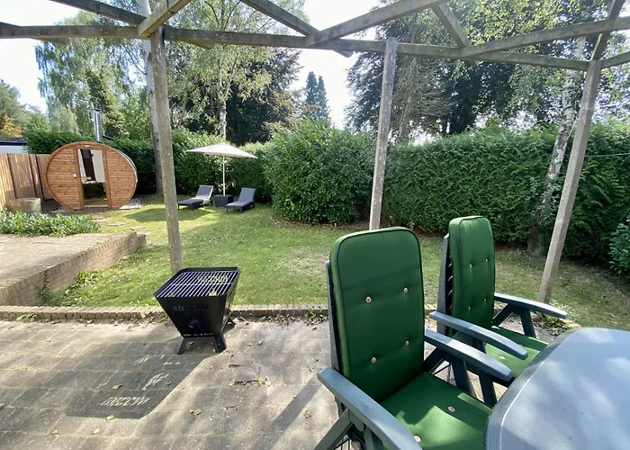 Veluwe Vakanties With Private Barrel Sauna - With Pool Bar And Restaurant Facilities In The Veluwe National Park * 皮滕