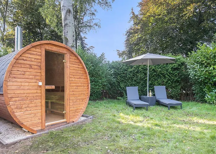 Veluwe Vakanties With Private Barrel Sauna - With Pool Bar And Restaurant Facilities In The Veluwe National Park *