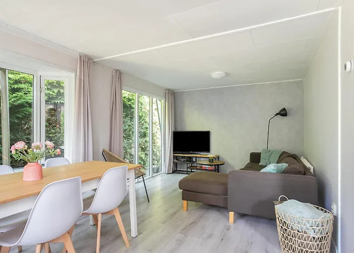 Veluwe Vakanties With Private Barrel Sauna - With Pool Bar And Restaurant Facilities In The Veluwe National Park 皮滕