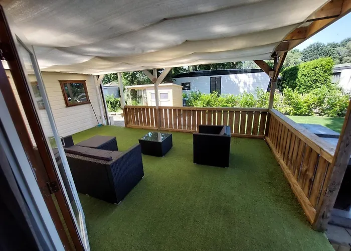 Veluwe Vakanties With Private Barrel Sauna - With Pool Bar And Restaurant Facilities In The Veluwe National Park