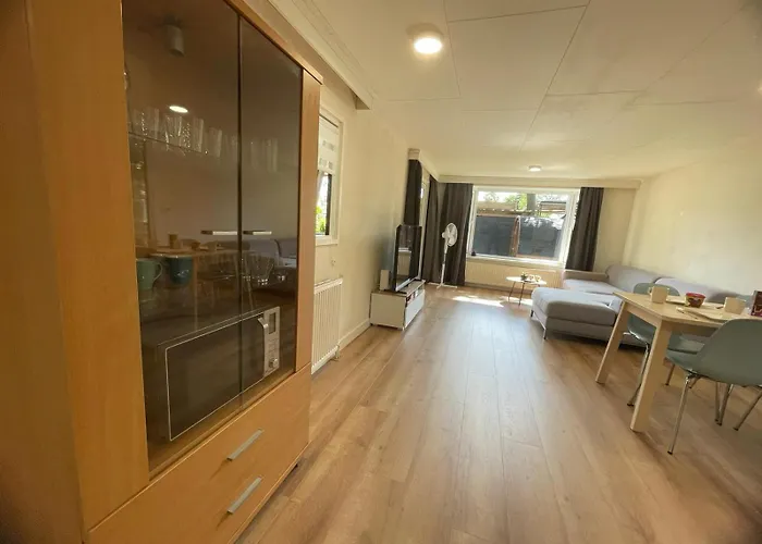 Veluwe Vakanties With Private Barrel Sauna - With Pool Bar And Restaurant Facilities In The Veluwe National Park *