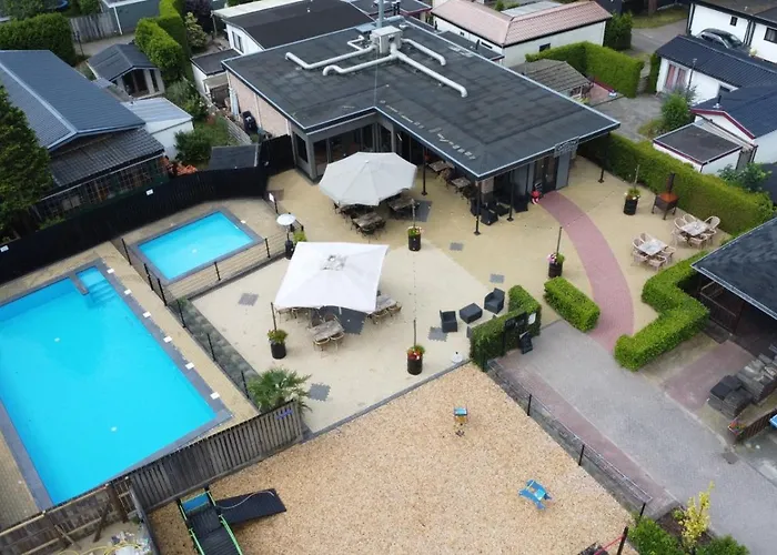 公寓 Veluwe Vakanties With Private Barrel Sauna - With Pool Bar And Restaurant Facilities In The Veluwe National Park 皮滕